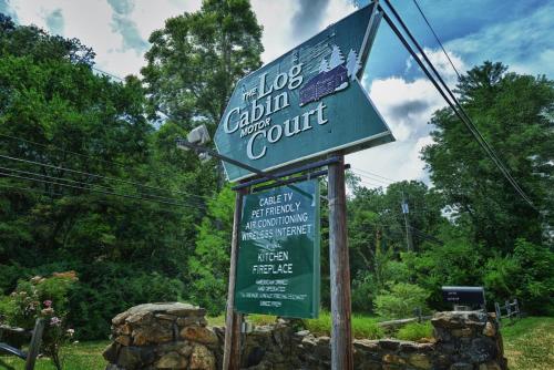 Imagen general del Hotel Log Cabin Motor Court. Foto 5