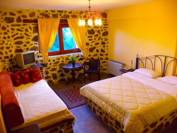 Imagen de la habitación del Hotel Loggas. Foto 12