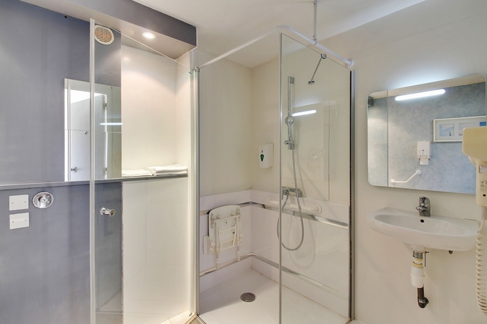 Imagen de la habitación del Hotel Logis Angers Sud. Foto 13