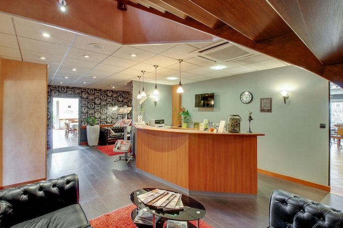 Imagen de los interiores del Hotel Logis Angers Sud. Foto 18
