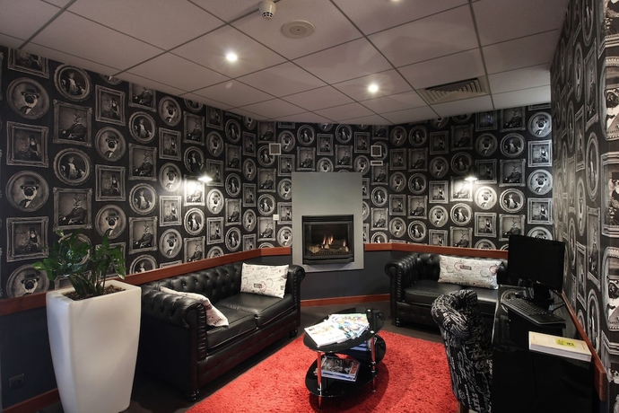 Imagen del bar/restaurante del Hotel Logis Angers Sud. Foto 2