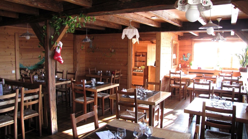 Imagen del bar/restaurante del Hotel Logis Annecy Nord / Argonay. Foto 5