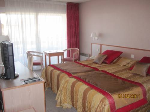 Imagen de la habitación del Hotel Logis Arc En Ciel. Foto 13