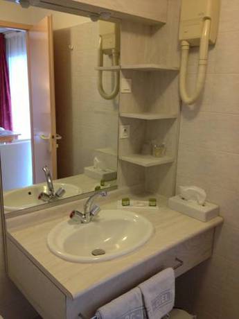 Imagen de la habitación del Hotel Logis Arc En Ciel. Foto 15