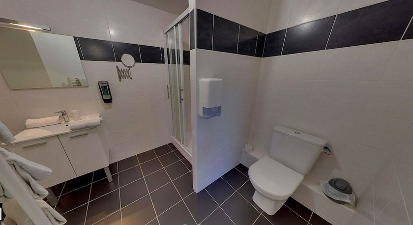 Imagen de la habitación del Hotel Logis Atoll. Foto 16