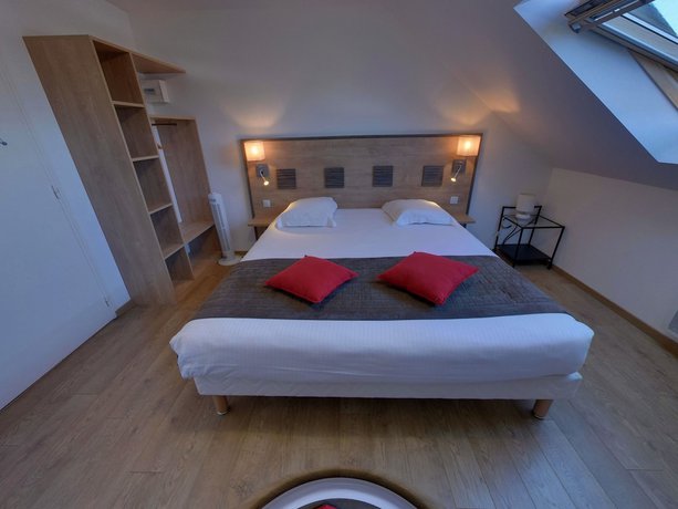 Imagen de la habitación del Hotel Logis Atoll. Foto 17