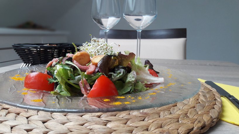 Imagen del bar/restaurante del Hotel Logis Atoll. Foto 9