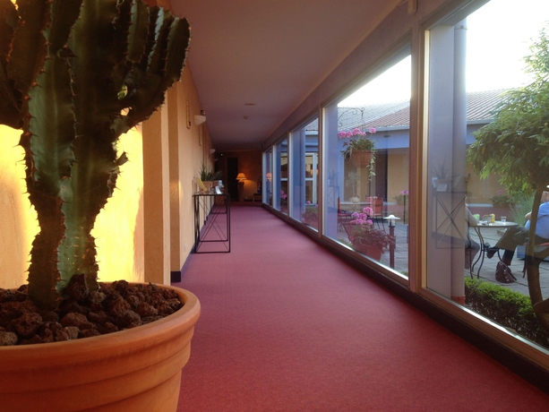 Imagen de los interiores del Hotel Logis Atrium. Foto 15