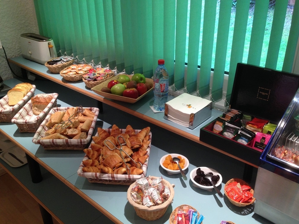 Imagen del bar/restaurante del Hotel Logis Atrium. Foto 8