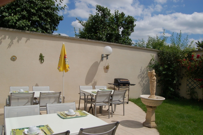 Imagen del bar/restaurante del Hotel Logis Au Tambour. Foto 3