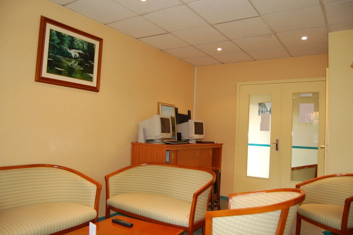 Imagen de los interiores del Hotel Logis Au Tambour. Foto 14