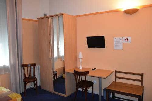 Imagen de la habitación del Hotel Logis Au Terminus. Foto 6