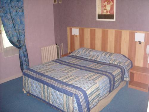 Imagen de la habitación del Hotel Logis Au Terminus. Foto 11