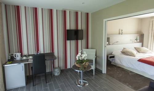 Imagen de la habitación del Hotel Logis Auberge Bienvenue. Foto 8