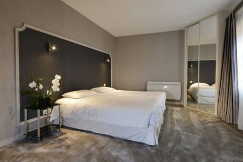 Imagen de la habitación del Hotel Logis Auberge Bienvenue. Foto 10