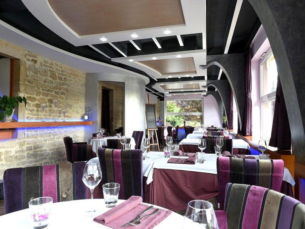 Imagen del bar/restaurante del Hotel Logis Auberge Des Moulins. Foto 2