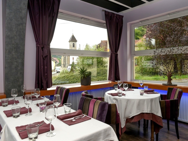 Imagen del bar/restaurante del Hotel Logis Auberge Des Moulins. Foto 3