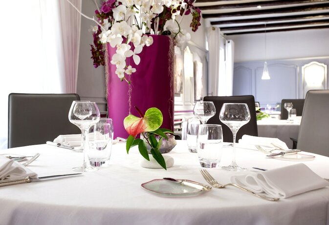Imagen general del Hotel Logis Auberge du Cheval Blanc. Foto 4