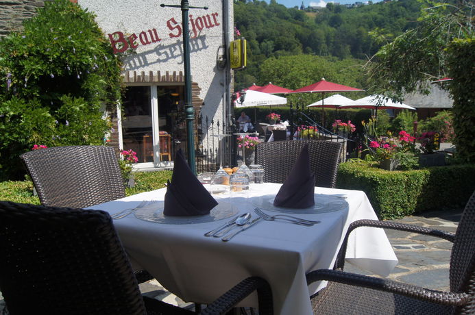 Imagen de la habitación del Hotel Logis Beau Séjour. Foto 9