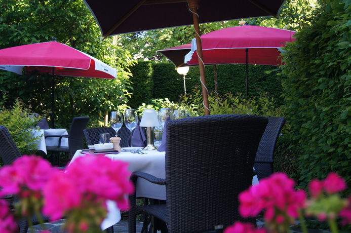 Imagen de la habitación del Hotel Logis Beau Séjour. Foto 10