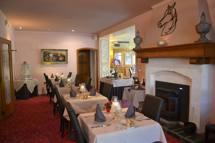 Imagen de la habitación del Hotel Logis Beau Séjour. Foto 13