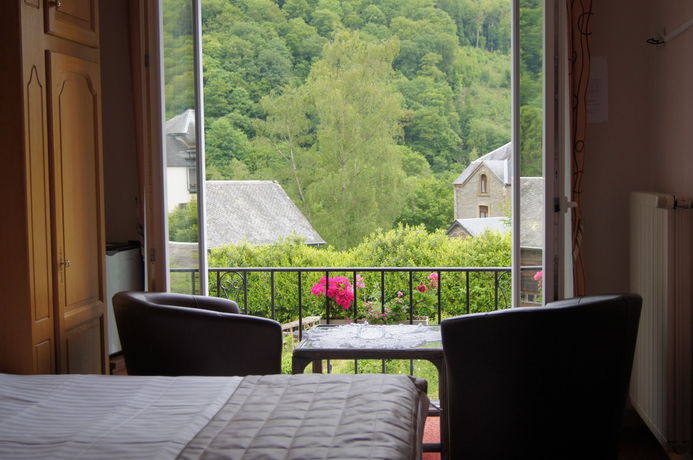 Imagen de los exteriores del Hotel Logis Beau Séjour. Foto 15