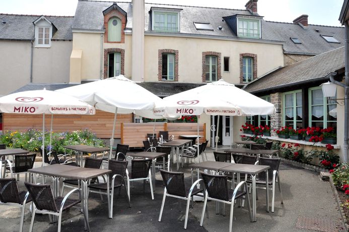 Imagen general del Hotel Logis Beaus&eacute;jour, Sainte Suzanne. Foto 2