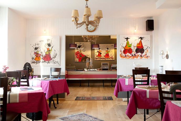 Imagen del bar/restaurante del Hotel Logis Beausejour, Erquy. Foto 6