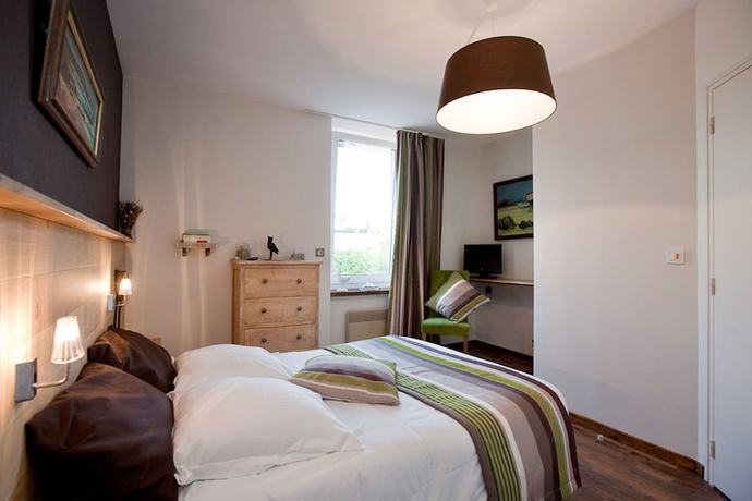 Imagen de la habitación del Hotel Logis Beausejour, Erquy. Foto 11