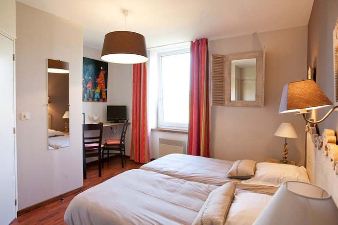 Imagen de la habitación del Hotel Logis Beausejour, Erquy. Foto 12