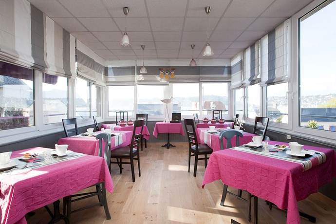Imagen del bar/restaurante del Hotel Logis Beausejour, Erquy. Foto 9