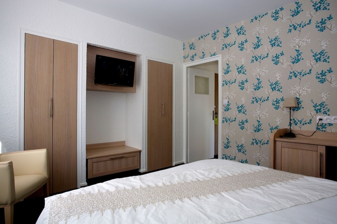 Imagen de la habitación del Hotel Logis Beau-site. Foto 16