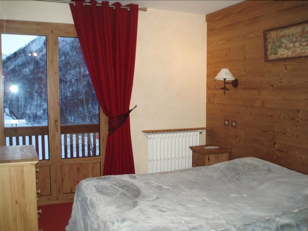 Imagen de la habitación del Hotel Logis Beausoleil. Foto 12