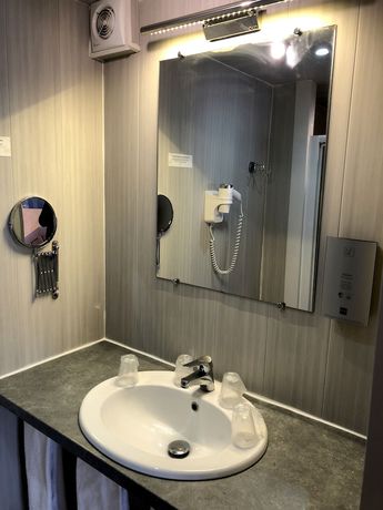Imagen de la habitación del Hotel Logis Bellevue. Foto 4