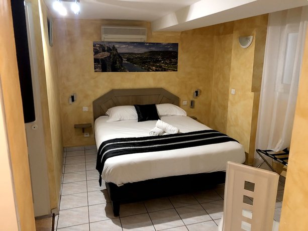 Imagen de la habitación del Hotel Logis Bellevue. Foto 10