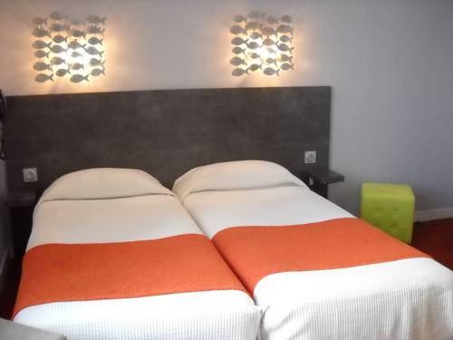 Imagen de la habitación del Hotel Logis Bellevue, ROSCOFF. Foto 6