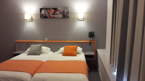 Imagen de la habitación del Hotel Logis Bellevue, ROSCOFF. Foto 9