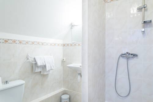 Imagen de la habitación del Hotel Logis Central Montargis. Foto 13