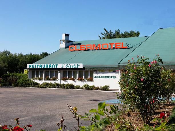 Imagen de los exteriores del Hotel Logis Clermotel. Foto 3