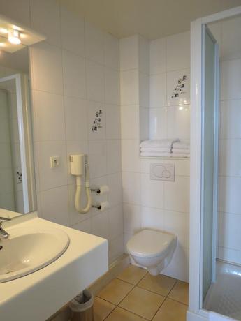 Imagen de la habitación del Hotel Logis C&ocirc;te D'opale. Foto 6