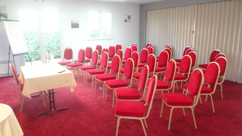 Imagen de los interiores del Hotel Logis Cottage Calais. Foto 16