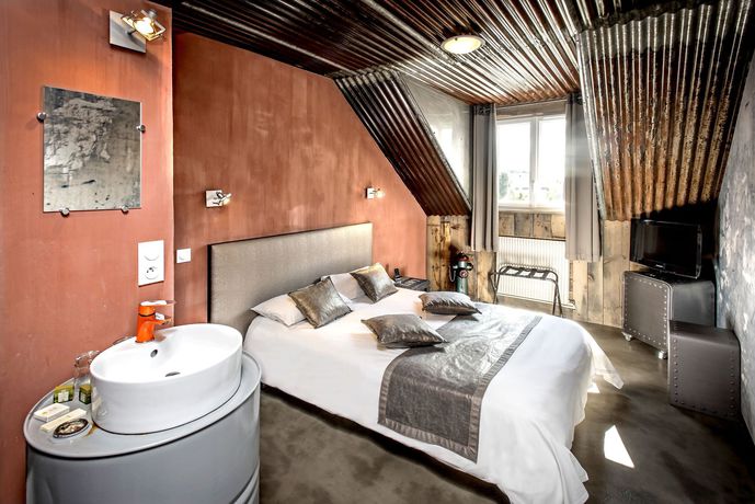 Imagen de los interiores del Hotel Logis De France Le Rocher Blanc. Foto 16