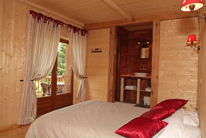 Imagen general del Hotel Logis De France Le Rocher Blanc. Foto 3