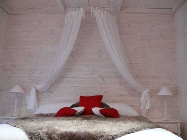 Imagen de la habitación del Hotel Logis De France Le Rocher Blanc. Foto 8
