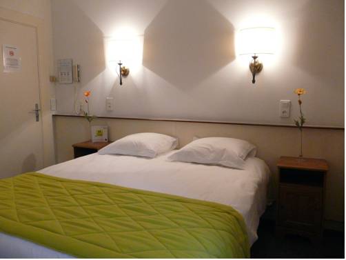 Imagen de la habitación del Hotel Logis De La Paix, Saint Nectaire. Foto 5
