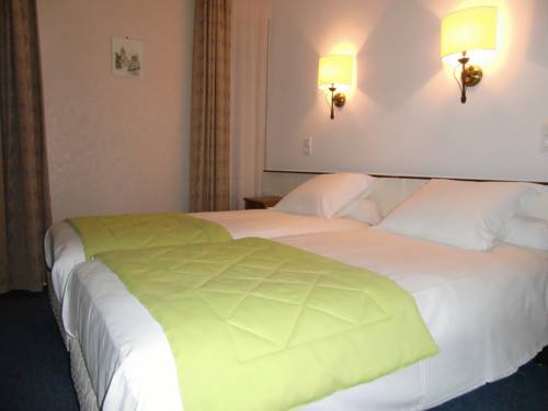 Imagen de la habitación del Hotel Logis De La Paix, Saint Nectaire. Foto 8