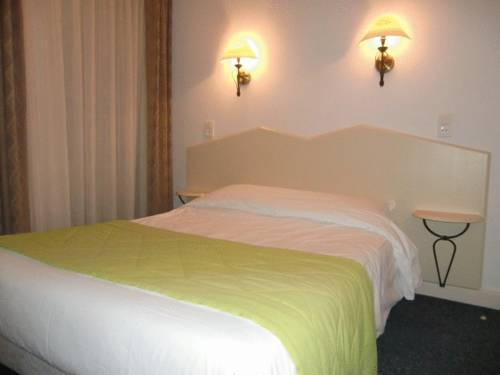 Imagen de la habitación del Hotel Logis De La Paix, Saint Nectaire. Foto 12