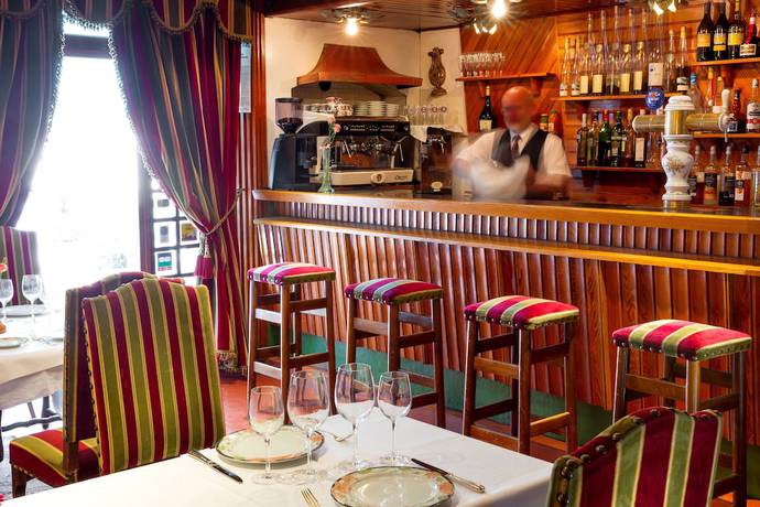 Imagen del bar/restaurante del Hotel Logis De La Poste. Foto 7