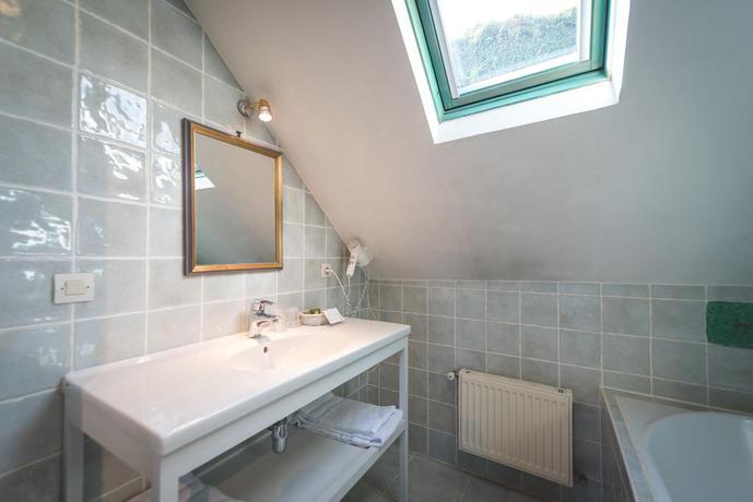 Imagen de la habitación del Hotel Logis Demeure De La Vignole. Foto 7