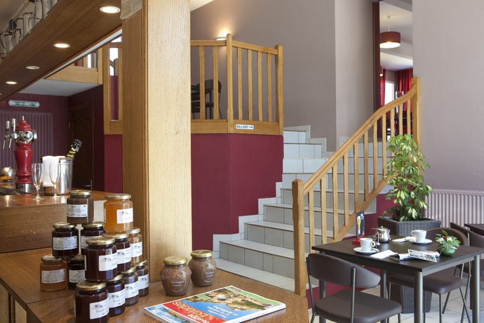 Imagen de los interiores del Hotel Logis Des Sapins. Foto 16